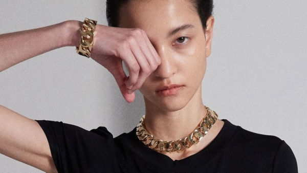 Η Ντομένικα Δανιήλ κόλλησε με τη μαγεία της κορεάτικης μόδας και την έφερε στην Ελλάδα